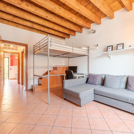 Guest Planet - Rosso Milano Apartment - Navigli Area Eksteriør bilde