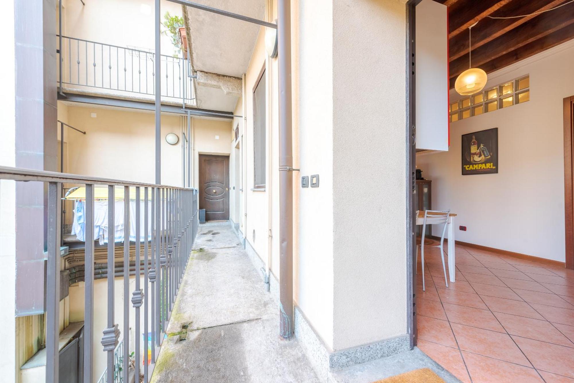 Guest Planet - Rosso Milano Apartment - Navigli Area Eksteriør bilde
