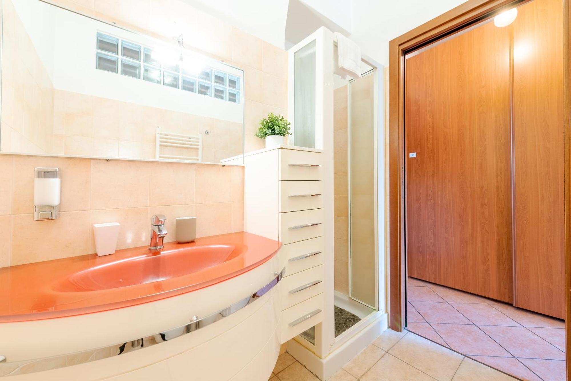 Guest Planet - Rosso Milano Apartment - Navigli Area Eksteriør bilde